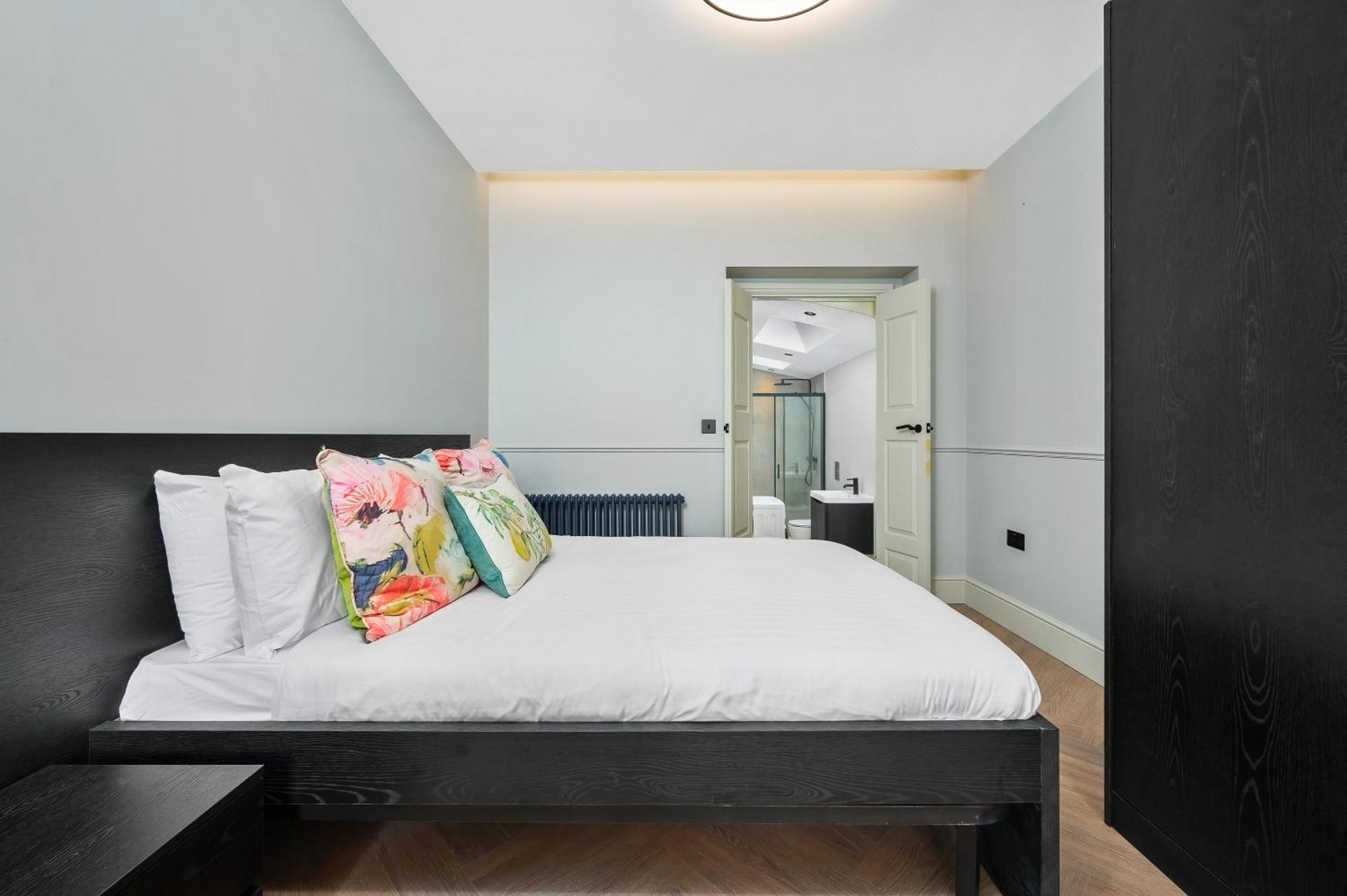 Nine Elms Modern Apartament